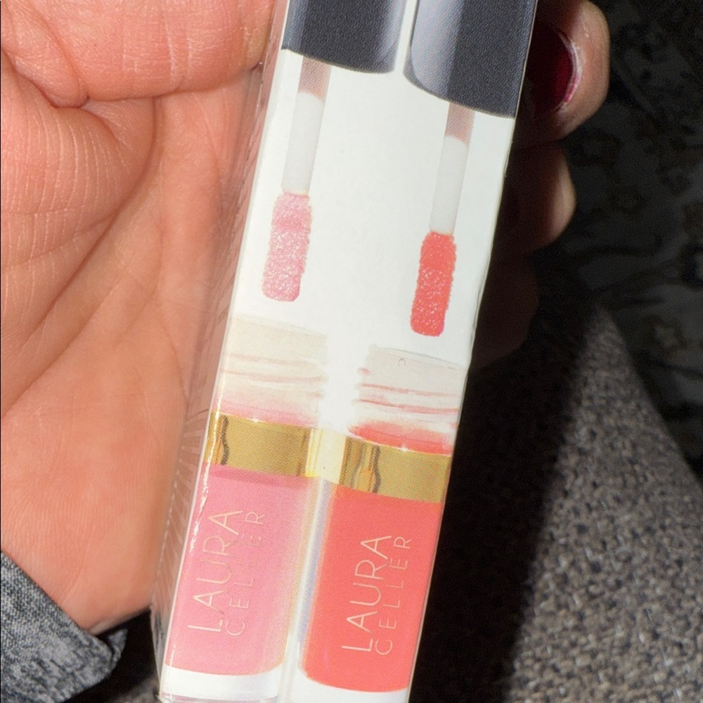 Laura Geller Treat-N-Go Tinted Lip Oil - Coral - Picture 4 of 5